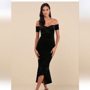 Lulu's Black Off-Shoulder Midi Dress NWT Sz Small